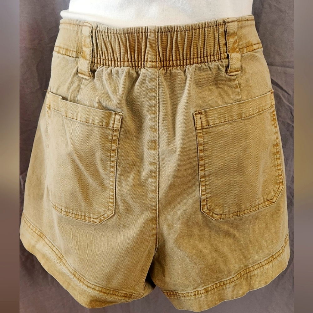 Old Navy~Woman's Y2K Cargo Shorts~Tan~size Large - Picture 5 of 13